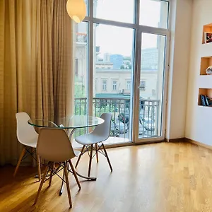 https://four-seasons-apartment-by-baku-housing.aboutbakuhotels.com