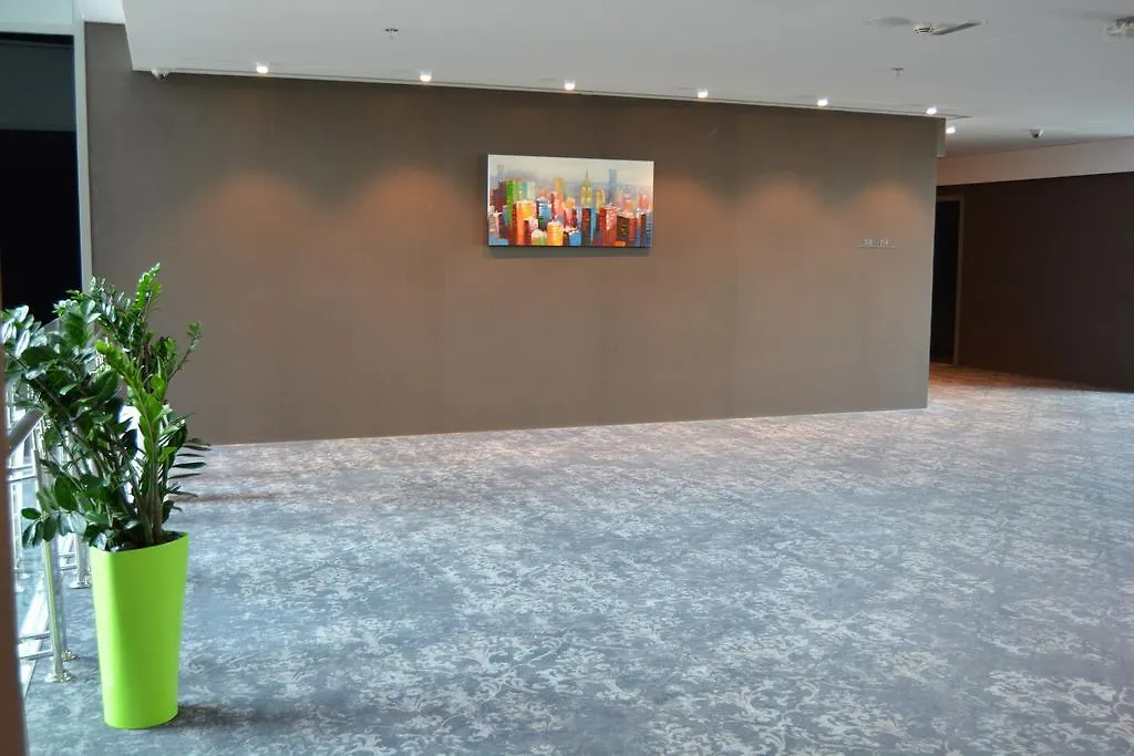 Ibis Styles Dubai Jumeira 3*,  ОАЭ
