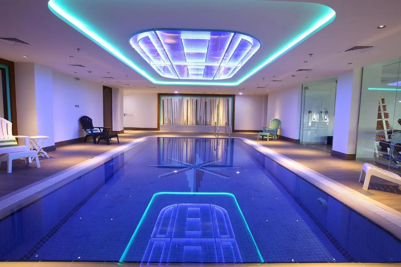 Отель Ibis Styles Dubai Jumeira